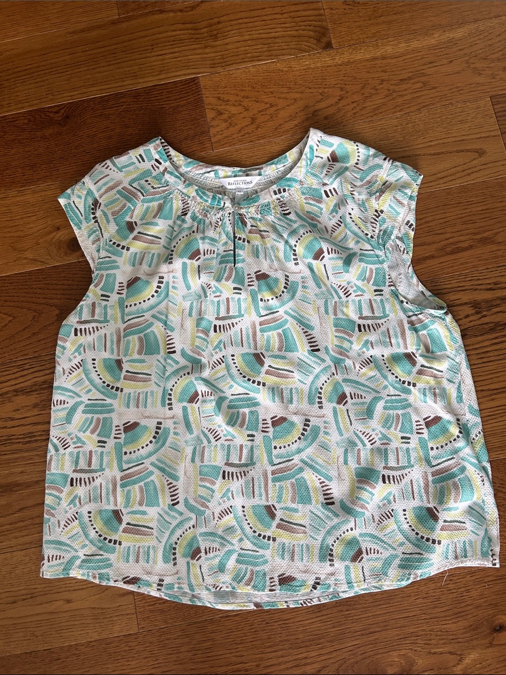 Northern Reflections ,Geometric Cap-Sleeve Top XL